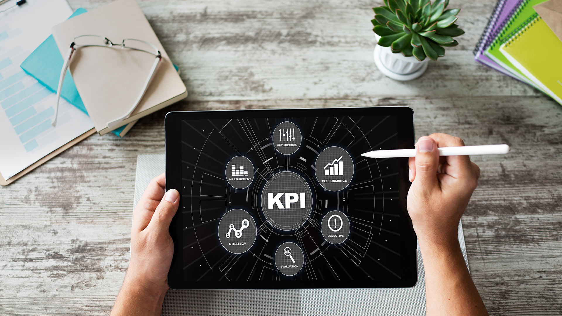 Tablettes graphique avec écrit KPI au centre